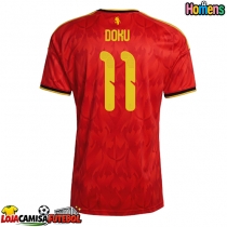 Camisa de Futebol Bélgica Jeremy Doku #11 Equipamento Principal Mundo 2026 Manga Curta